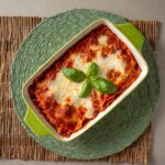 Lasagna met rundergehakt, champignons, tomaatjes en mozzarella