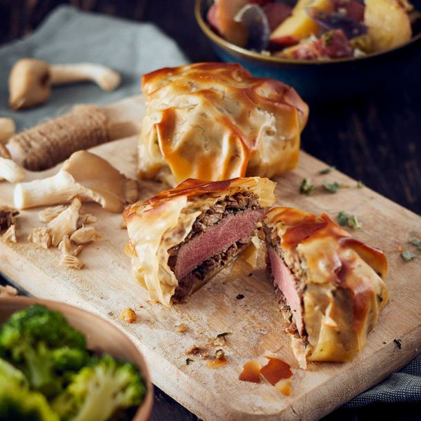 Biefstuk filopakketjes met oesterzwammen & gestoofde aardappels met rode ui en broccoli