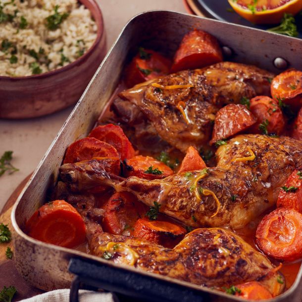 Hoenderbouten en winterwortel met (bloed)sinaasappel uit de oven & peterselie rijst