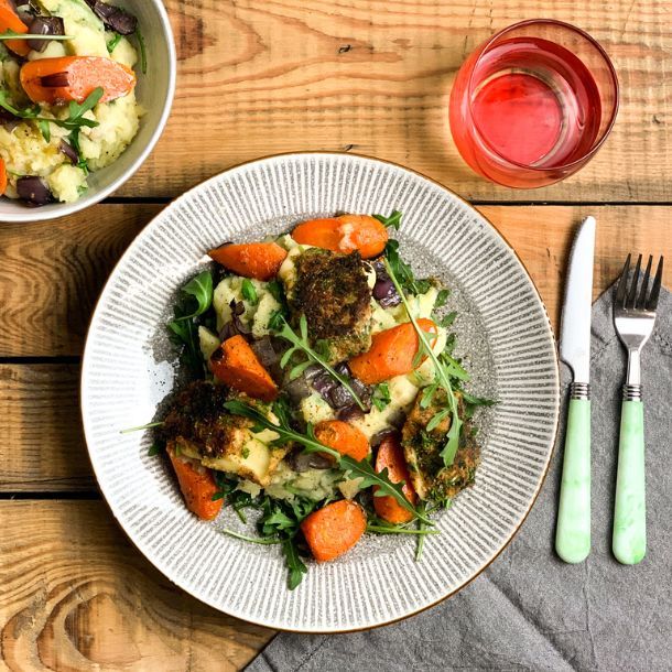 Knolselderij uit de oven met een salade van waterkers