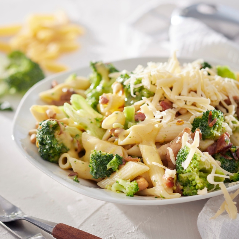 Penne met broccoli en scharrelhoen