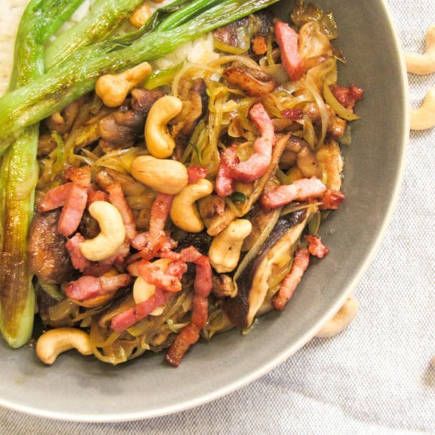 Rijst met Oosterse groenten en cashewnoten