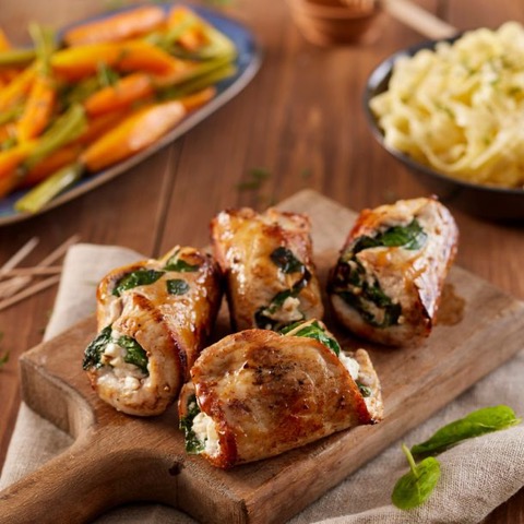 Schnitzelrolletjes met spinazie en tagliatelle
